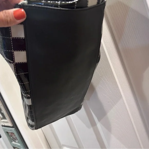 Black and White Scrabble Board Checkered Tote Bag Betsy Johnson - Picture 5 of 8